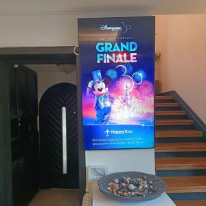 Reteaua-Digitala-Indoor-DOOH-13-GLAM-BEAUTY-STUDIO-centru-privat-de-beauty-de-lux-3