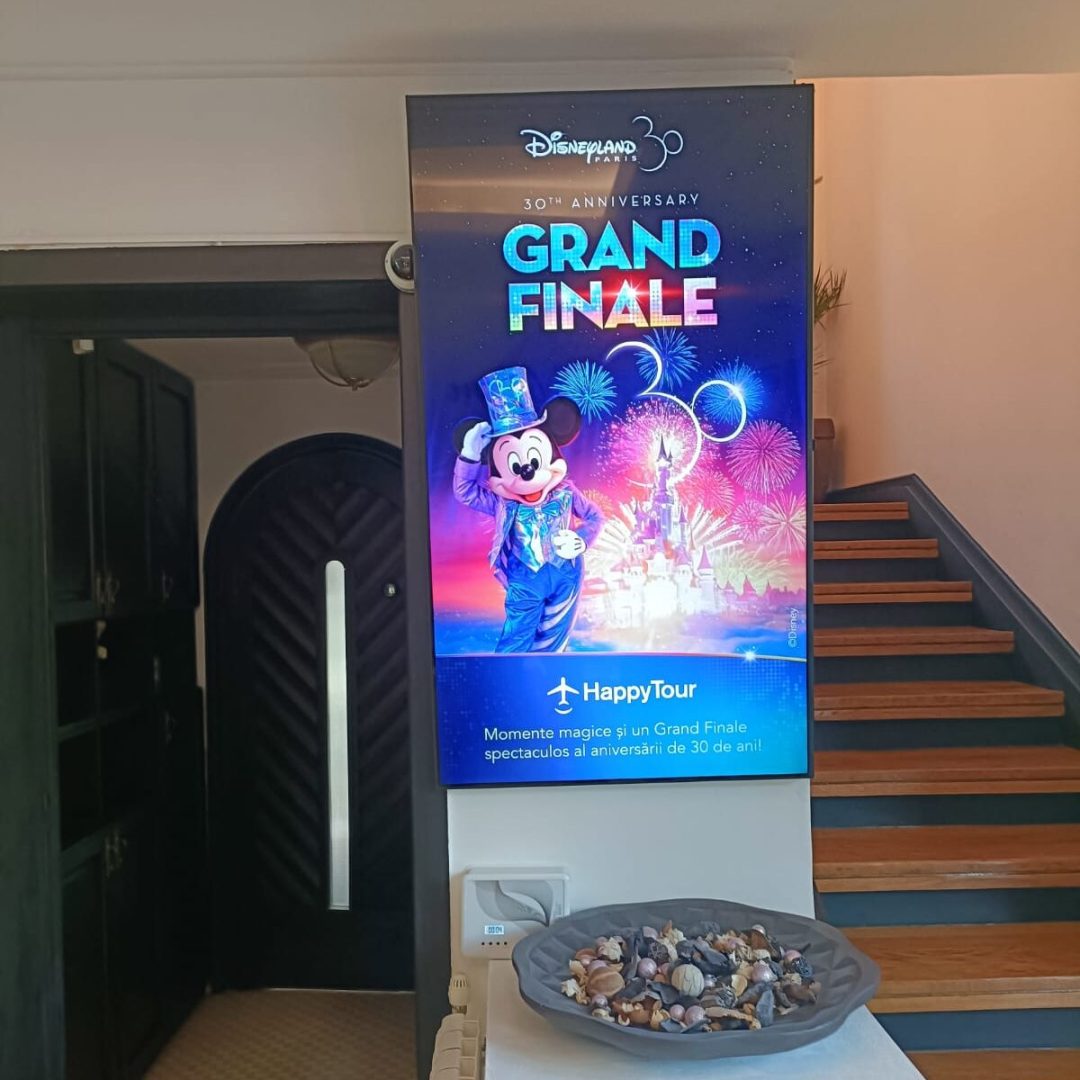 Reteaua-Digitala-Indoor-DOOH-13-GLAM-BEAUTY-STUDIO-centru-privat-de-beauty-de-lux-3